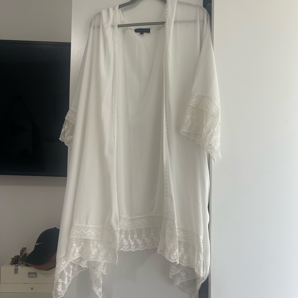 White Lace Trim Kimono